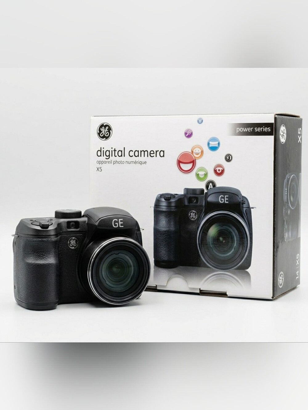 GE- Digital Camera with 15x Optical Zoom - Picture 2 of 16